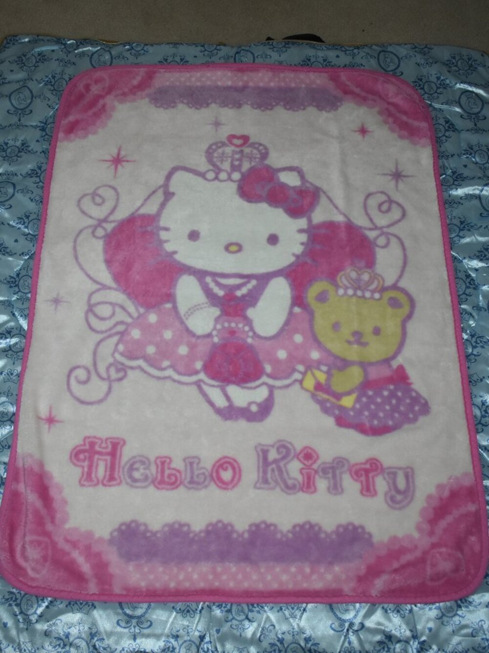 RARE Vintage Y2K Princess Queen Hello Kitty Sanrio Throw Plush Blanket 55"x39"